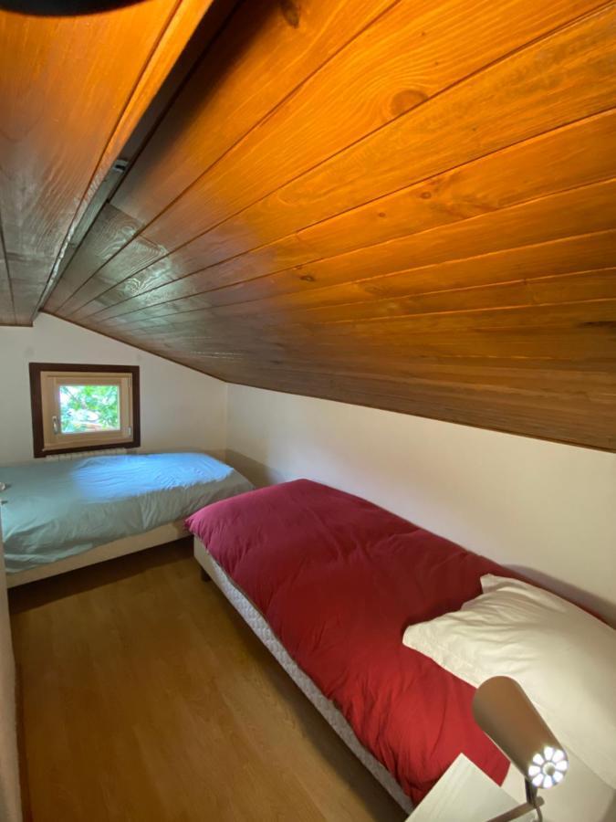 Logement Mansarde Dans Maison Avec Jardin En Bord De Piste, Vue Montagne Les Houches Exterior photo